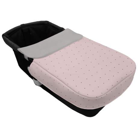 Sacos Universales para Capazo con Colcha en polipiel rosa con bordado de topitos, interior en pelo o en piqué.