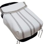 Colcha universal en piqué rombo blanco con puntillas en gris